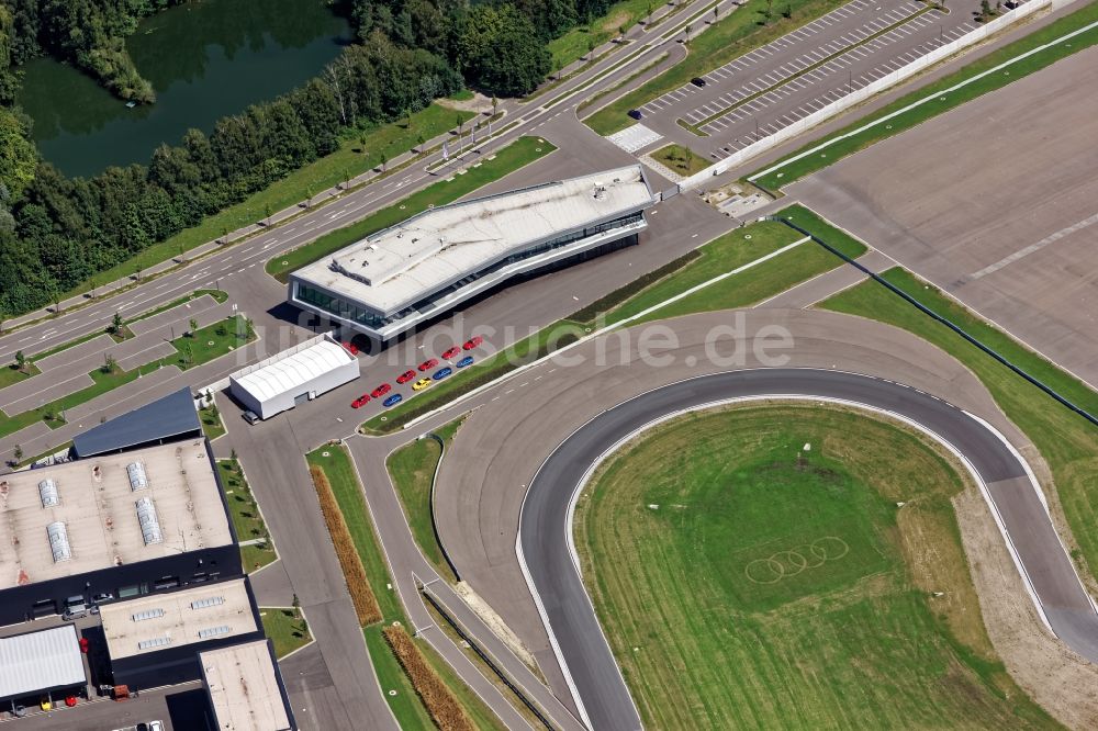 Luftaufnahme Neuburg an der Donau - Teststrecke und Übungsplatz zur Ausbildung im Fahrsicherheitszentrum Audi driving experience center in Neuburg an der Donau in Bayern