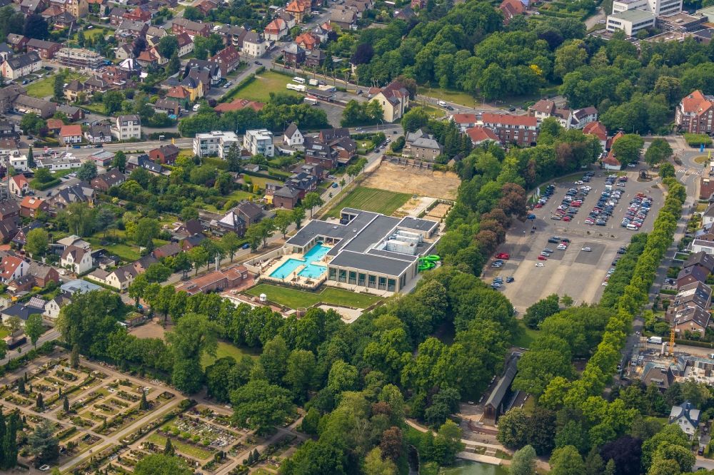 Luftaufnahme Werne - Therme und Schwimmbecken am Freibad der Freizeiteinrichtung Natur-Solebad Werne GmbH in Werne im Bundesland Nordrhein-Westfalen