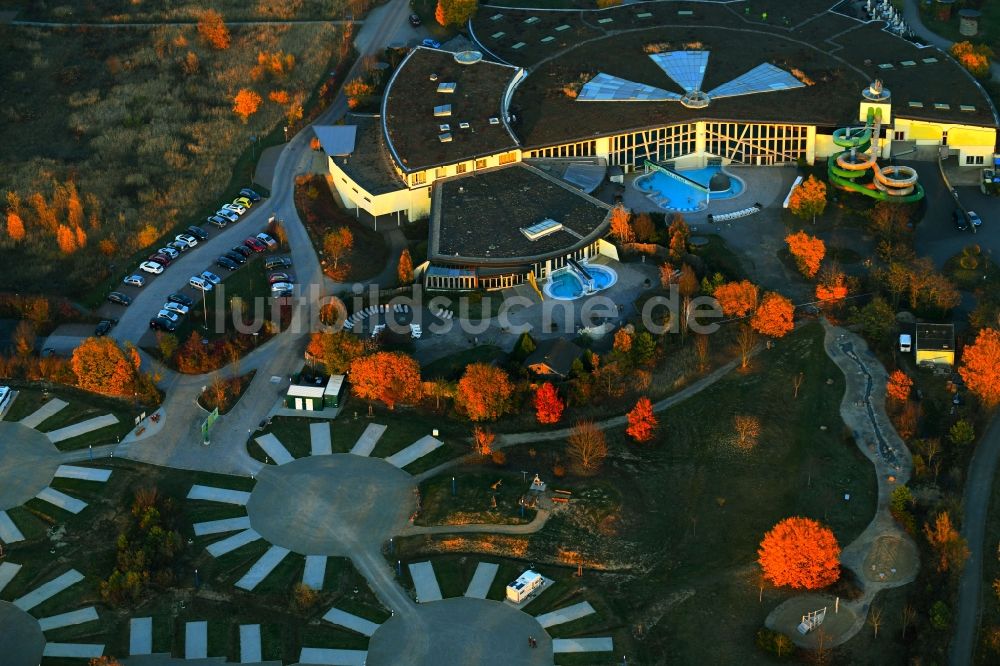 Luftbild Templin - Therme und Schwimmbecken am Freibad der Freizeiteinrichtung NaturThermeTemplin in Templin im Bundesland Brandenburg, Deutschland
