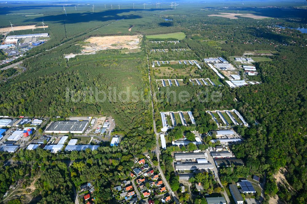 Luftaufnahme Königs Wusterhausen - Tierzucht- Stallanlagen zur Geflügelzucht in Königs Wusterhausen im Bundesland Brandenburg, Deutschland