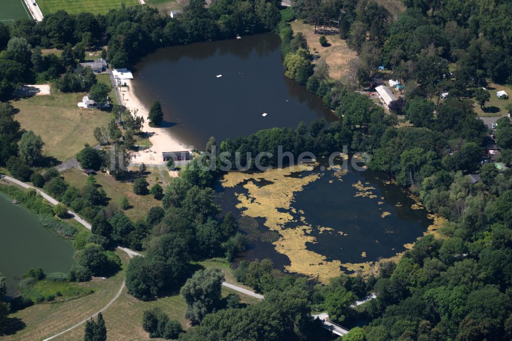 Luftaufnahme Braunschweig - Tümpel- und Teich Oase in Braunschweig im Bundesland Niedersachsen, Deutschland