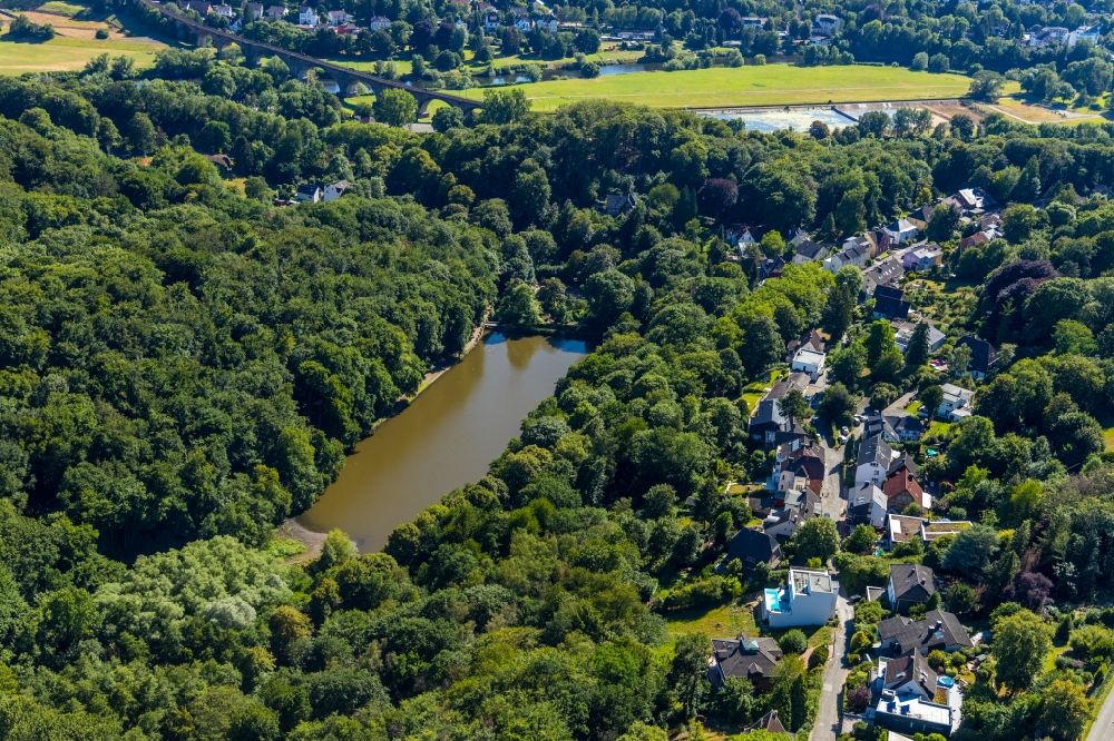 Witten von oben - Tümpel- und Teich Oase Hammerteich in Witten im Bundesland Nordrhein-Westfalen, Deutschland