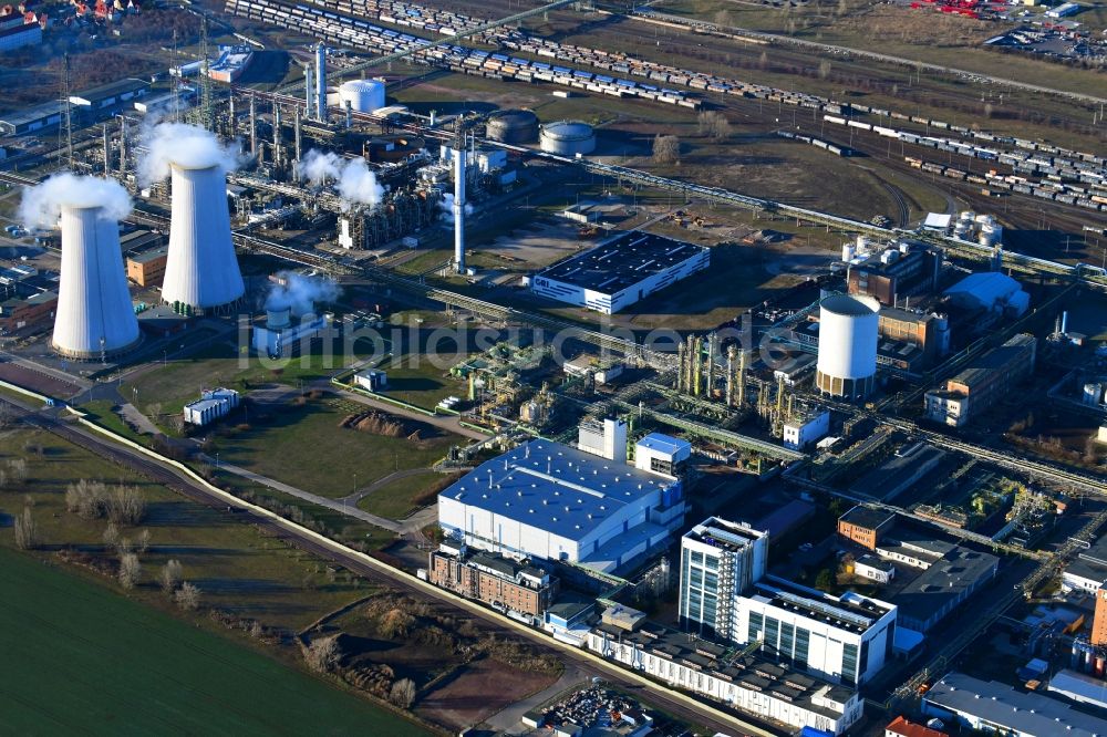 Leuna von oben - TOTAL Raffinerie Mitteldeutschland in Leuna im Bundesland Sachsen-Anhalt