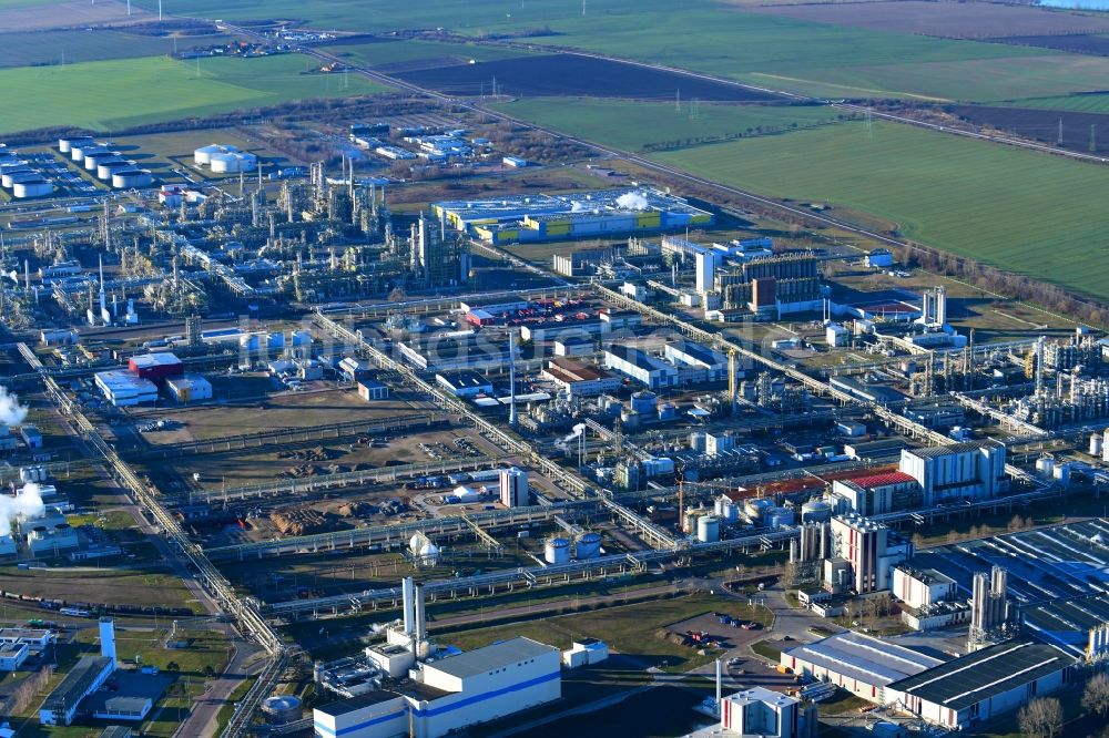 Luftaufnahme Leuna - TOTAL Raffinerie Mitteldeutschland in Leuna im Bundesland Sachsen-Anhalt