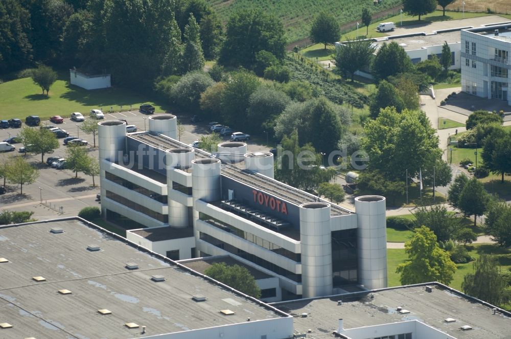 Köln aus der Vogelperspektive: Toyota Deutschland GmbH im Ortsteil Lindenthal in Köln im Bundesland Nordrhein-Westfalen, Deutschland