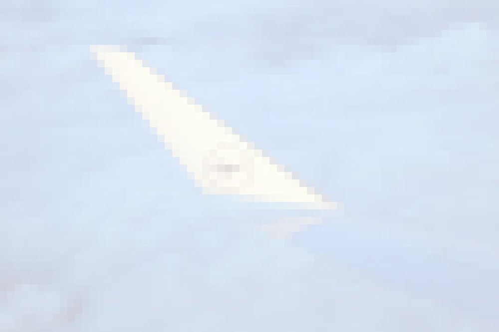 Luftbild Schwarzwald - Tragfläche und Winglet eines Passagierflugzeugs der Lufthansa Cityline im Flug über dem Schwarzwald im Bundesland Baden-Württemberg, Deutschland
