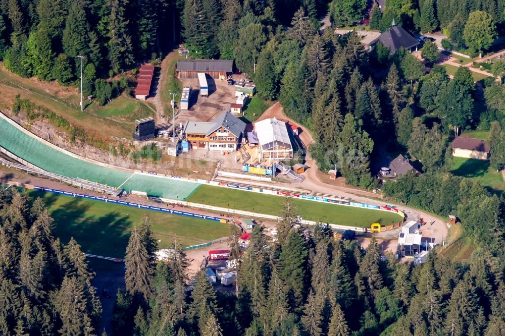 Luftbild Hinterzarten - Trainings- und Leistungssportzentrum der Sprungschanze Adler Schanze in Hinterzarten im Bundesland Baden-Württemberg, Deutschland