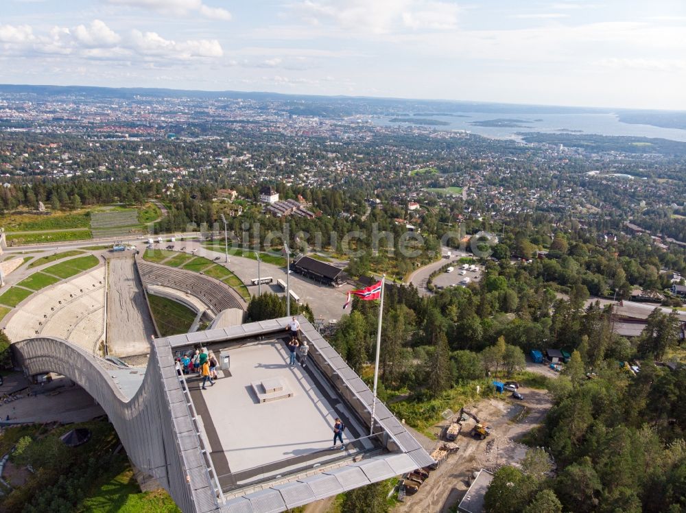 Luftbild Oslo - Trainings- und Leistungssportzentrum der Sprungschanze Holmenkollbakken in Oslo in Norwegen