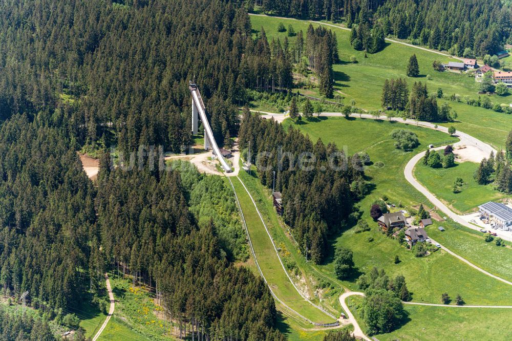 Luftaufnahme Schonach im Schwarzwald - Trainings- und Leistungssportzentrum der Sprungschanze in Schonach im Schwarzwald im Bundesland Baden-Württemberg, Deutschland