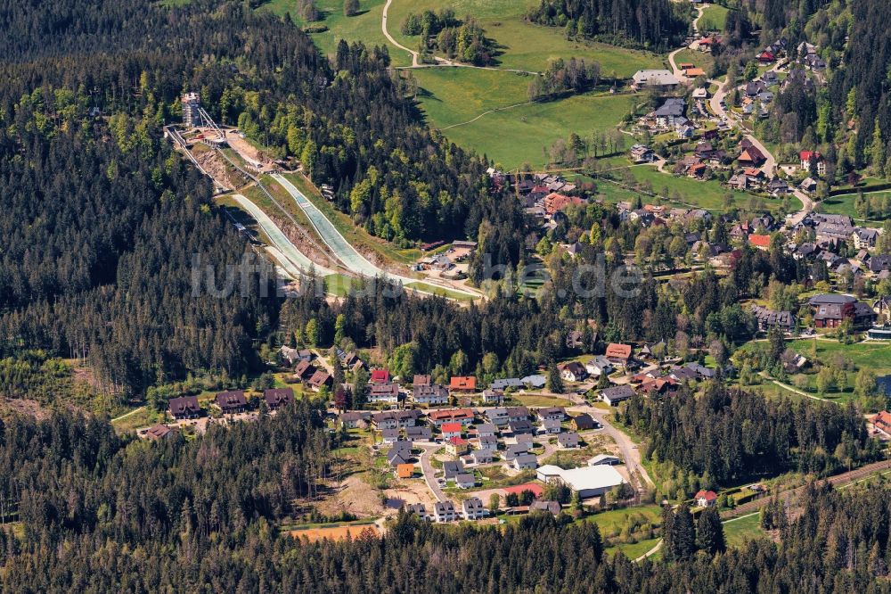 Luftbild Hinterzarten - Trainings- und Leistungssportzentrum der Sprunschanze Adler in Hinterzarten im Bundesland Baden-Württemberg, Deutschland