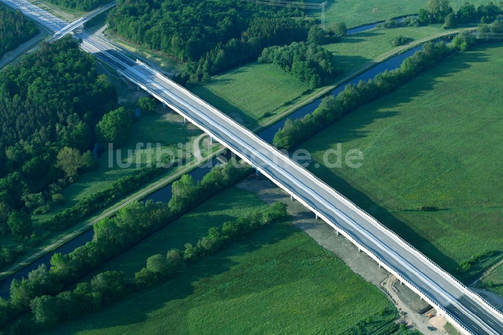 Grabow von oben - Trasse und des Streckenverlaufes der Eldebrücke im Zuge des Neubaus der BAB A14 in Fresenbrügge im Bundesland Mecklenburg-Vorpommern