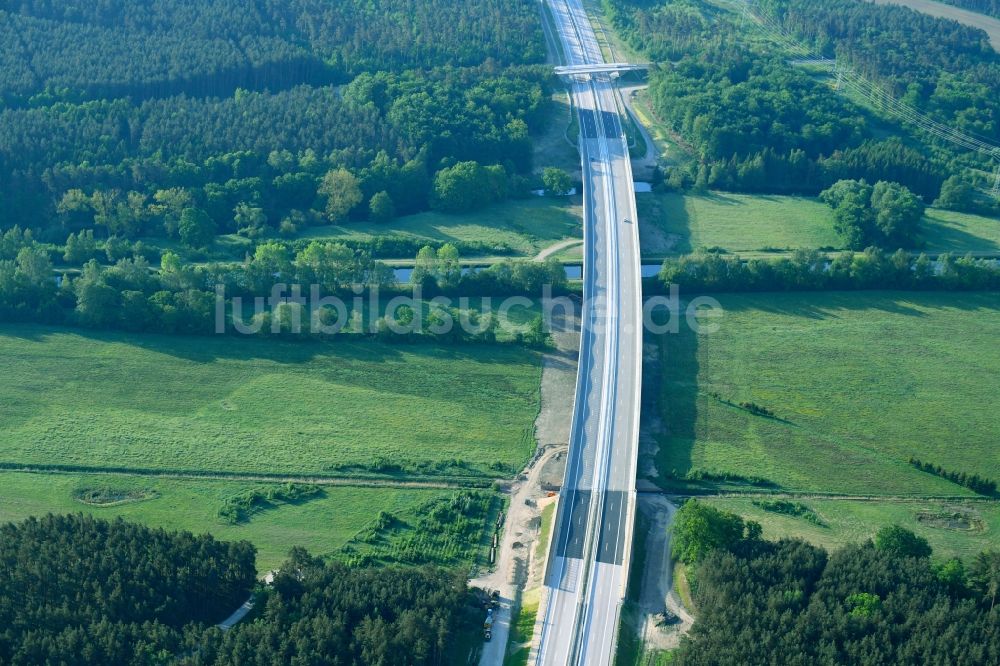 Grabow von oben - Trasse und des Streckenverlaufes der Eldebrücke im Zuge des Neubaus der BAB A14 in Fresenbrügge im Bundesland Mecklenburg-Vorpommern