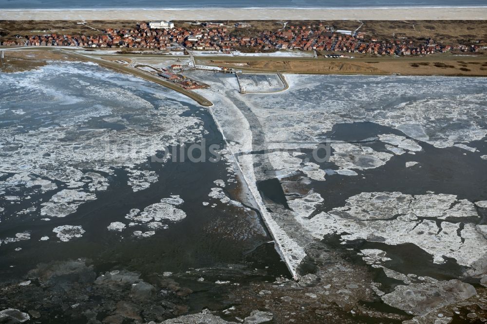 Luftbild Juist - Treibeis - Schollen im Wattenmeer der Nordsee vor der Insel Juist im Bundesland Niedersachsen, Deutschland