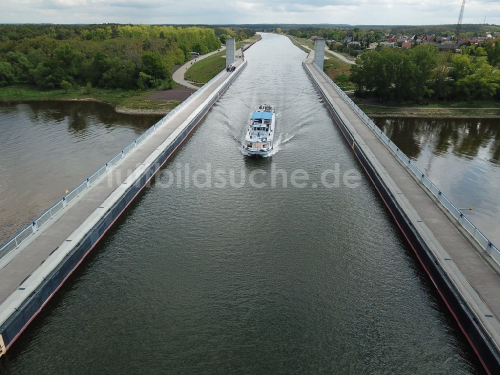 Luftbild Hohenwarthe - Trogbrücke am Wasserstraßenkreuz MD bei Hohenwarthe in Sachsen-Anhalt