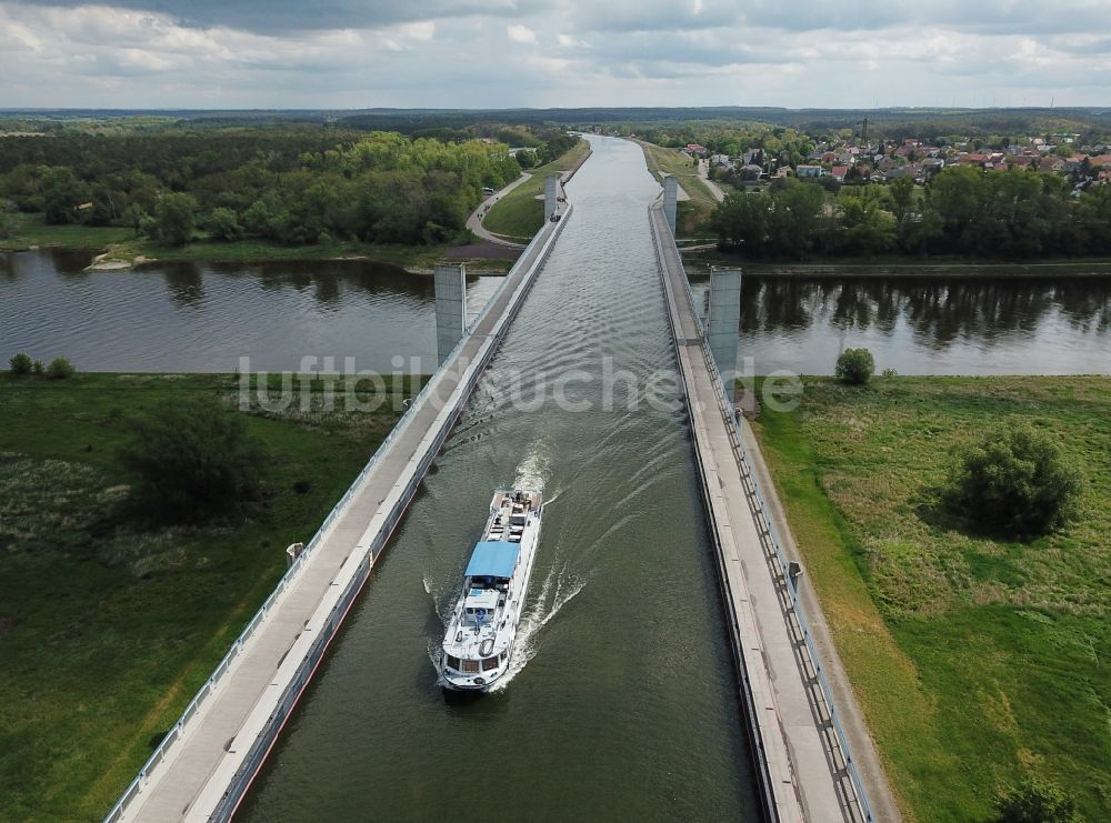 Hohenwarthe von oben - Trogbrücke am Wasserstraßenkreuz MD bei Hohenwarthe in Sachsen-Anhalt