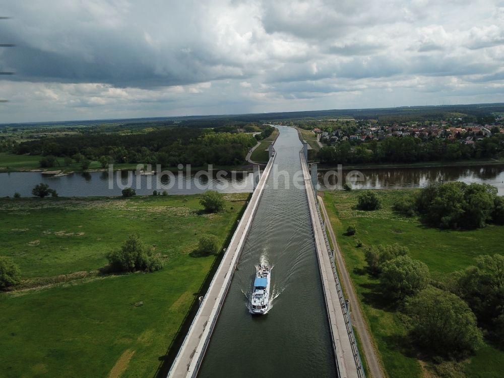 Hohenwarthe aus der Vogelperspektive: Trogbrücke am Wasserstraßenkreuz MD bei Hohenwarthe in Sachsen-Anhalt