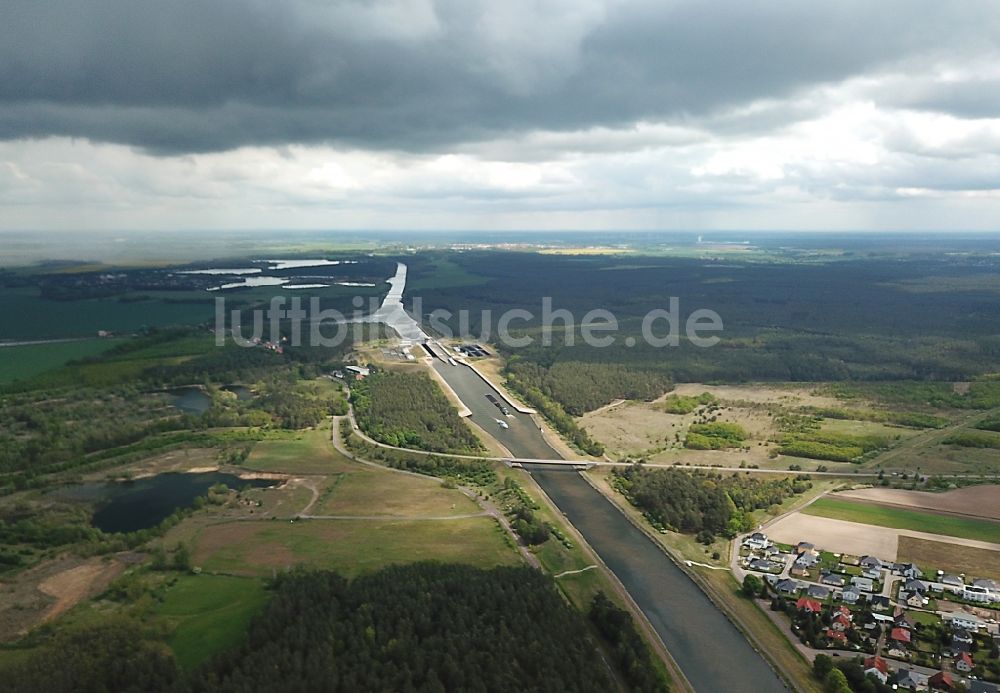 Luftbild Hohenwarthe - Trogbrücke am Wasserstraßenkreuz MD bei Hohenwarthe in Sachsen-Anhalt