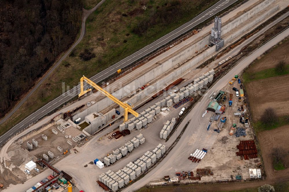 Ötigheim aus der Vogelperspektive: Tunnelbaustelle zum Neubau der ICE Strecke im Streckennetz der Deutschen Bahn in Ötigheim im Bundesland Baden-Württemberg, Deutschland