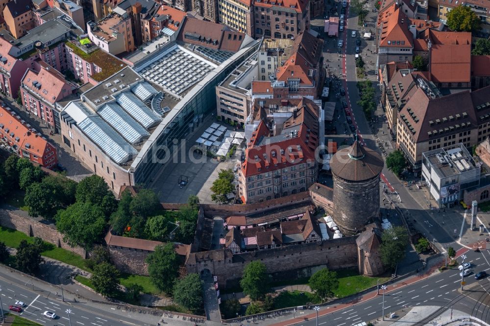 Nürnberg von oben - Turm- Bauwerk Frauentorturm Rest der ehemaligen, historischen Stadtmauer in Nürnberg im Bundesland Bayern, Deutschland