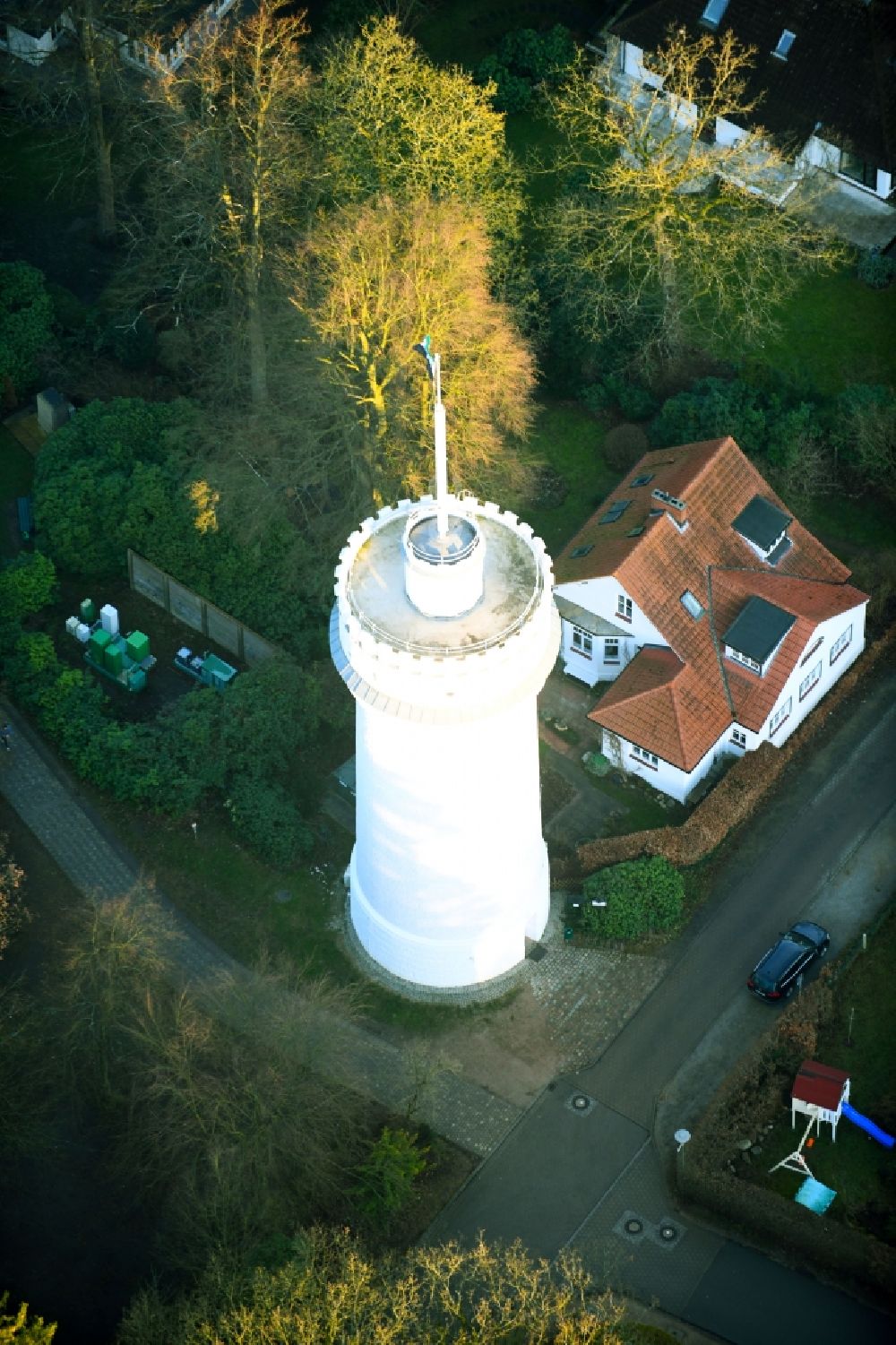 Aumühle aus der Vogelperspektive: Turmbauwerk des Bismarckturmes - Aussichtsturmes in Aumühle im Bundesland Schleswig-Holstein, Deutschland