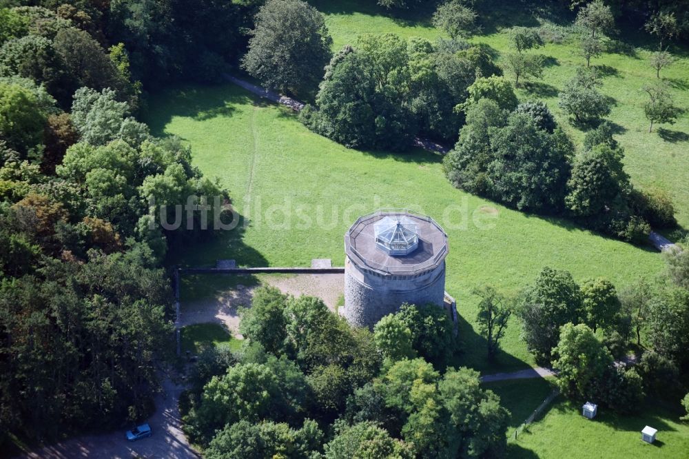 Bad Kissingen von oben - Turmbauwerk des Bismarckturmes - Aussichtsturmes in Bad Kissingen im Bundesland Bayern, Deutschland