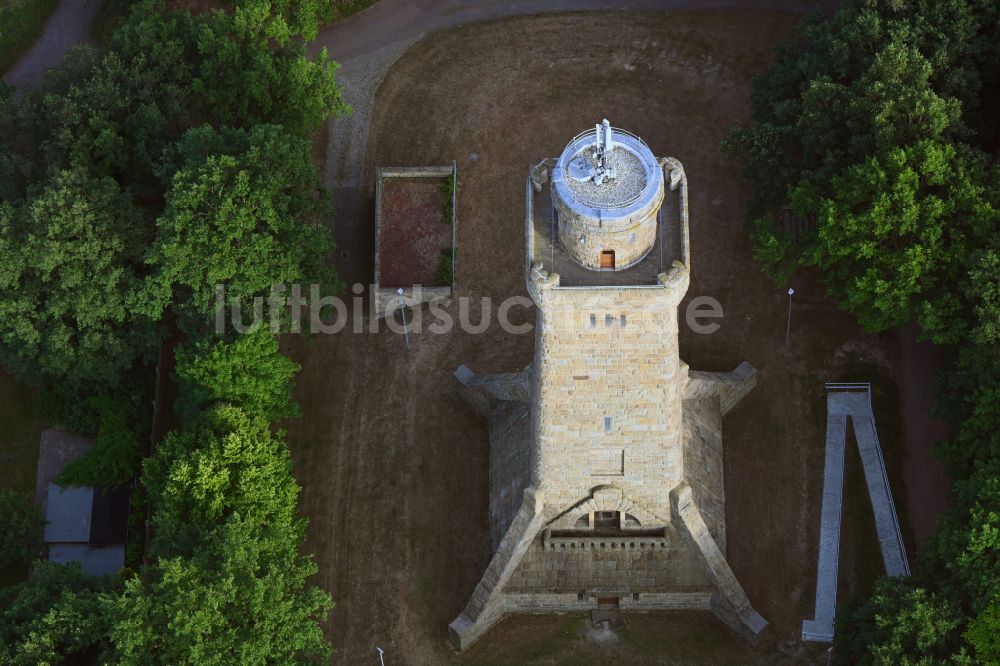 Luftaufnahme Glauchau - Turmbauwerk des Bismarckturmes - Aussichtsturmes in Glauchau im Bundesland Sachsen, Deutschland