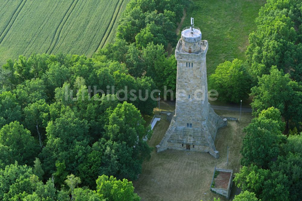 Luftbild Glauchau - Turmbauwerk des Bismarckturmes - Aussichtsturmes in Glauchau im Bundesland Sachsen, Deutschland
