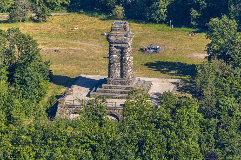 Hagen aus der Vogelperspektive: Turmbauwerk des Bismarckturmes - Aussichtsturmes in Hagen im Bundesland Nordrhein-Westfalen, Deutschland