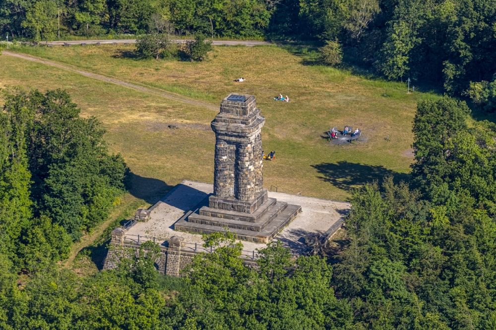 Luftbild Hagen - Turmbauwerk des Bismarckturmes - Aussichtsturmes in Hagen im Bundesland Nordrhein-Westfalen, Deutschland
