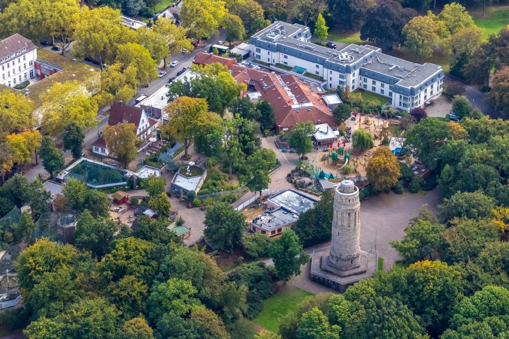 Luftbild Bochum - Turmbauwerk des Bismarckturmes - Aussichtsturmes im Ortsteil Innenstadt in Bochum im Bundesland Nordrhein-Westfalen, Deutschland