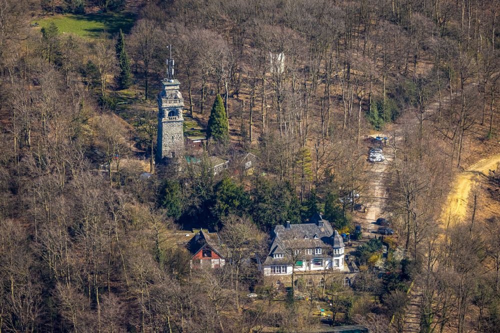 Velbert von oben - Turmbauwerk des Bismarckturmes - Aussichtsturmes im Ortsteil Langenberg in Velbert im Bundesland Nordrhein-Westfalen, Deutschland