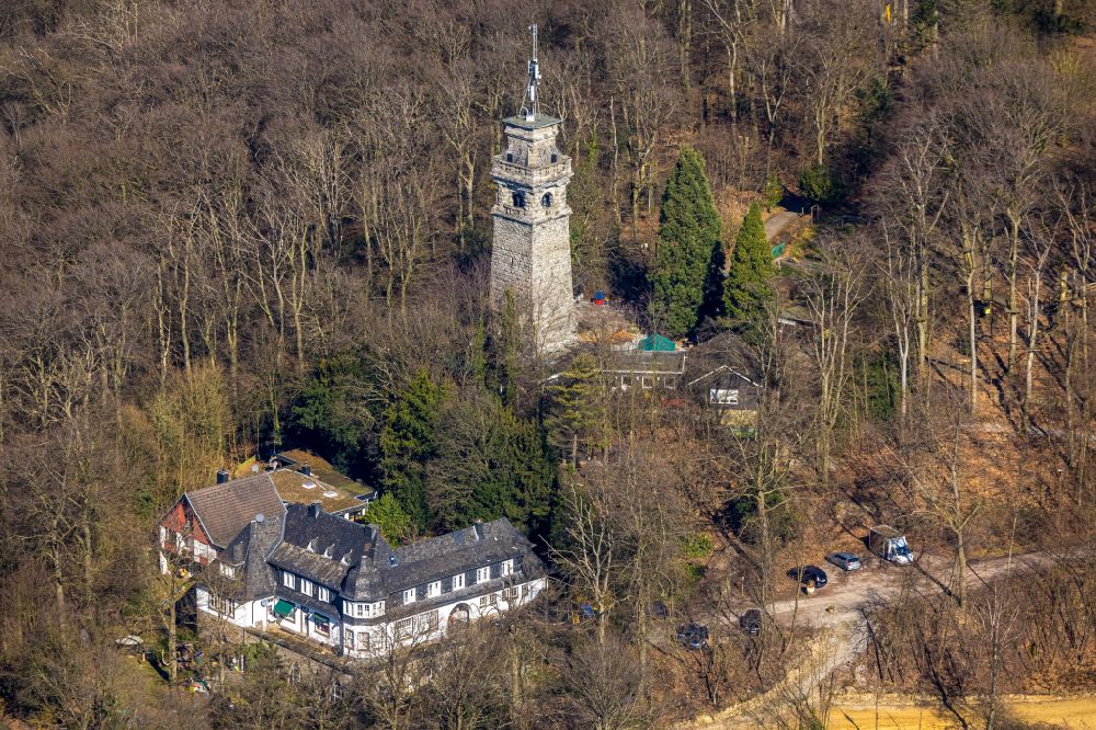 Velbert aus der Vogelperspektive: Turmbauwerk des Bismarckturmes - Aussichtsturmes im Ortsteil Langenberg in Velbert im Bundesland Nordrhein-Westfalen, Deutschland