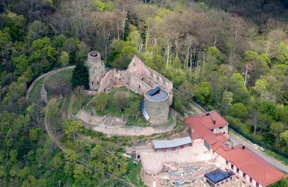 Luftbild Kyffhäuserland - Turmbauwerk des Bismarckturmes - Aussichtsturmes in Rothenburg im Ortsteil Steinthaleben in Kyffhäuserland im Bundesland Thüringen