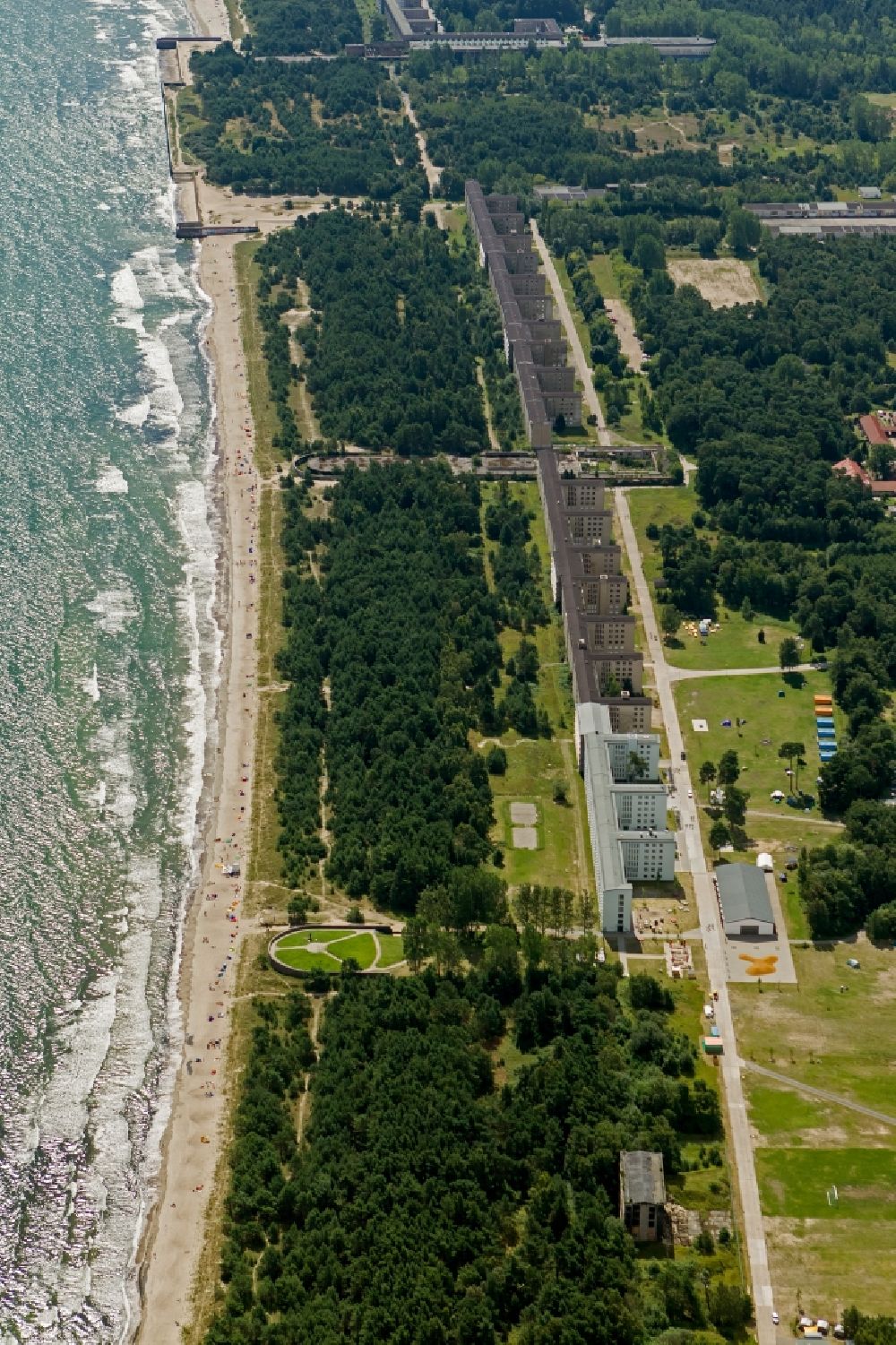 Luftaufnahme Prora - Ufer der Ostsee in Prora auf der Insel Rügen in Mecklenburg-Vorpommern