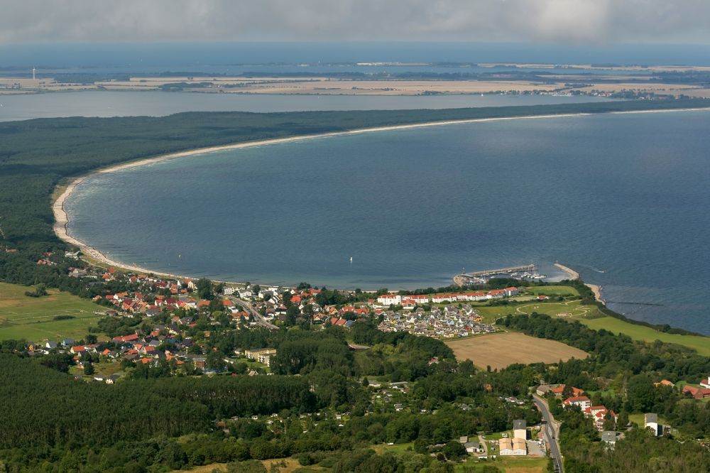 Glowe aus der Vogelperspektive: Ufer des Spyckerschen Sees in Glowe auf der Insel Rügen in Mecklenburg-Vorpommern