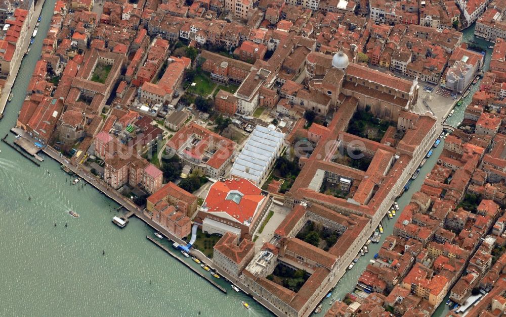 Luftaufnahme Venedig - Ufer von Venedig in der gleichnamigen Provinz in Italien