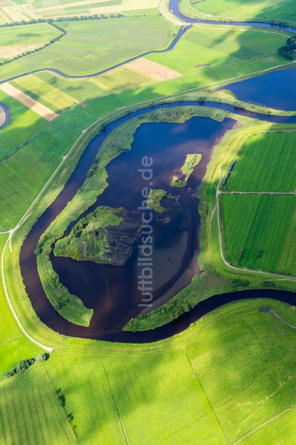 Luftaufnahme Estorf - Uferbereiche der Überflutungswiesen am Flussverlaufe der Oste bei Estorf im Bundesland Niedersachsen, Deutschland