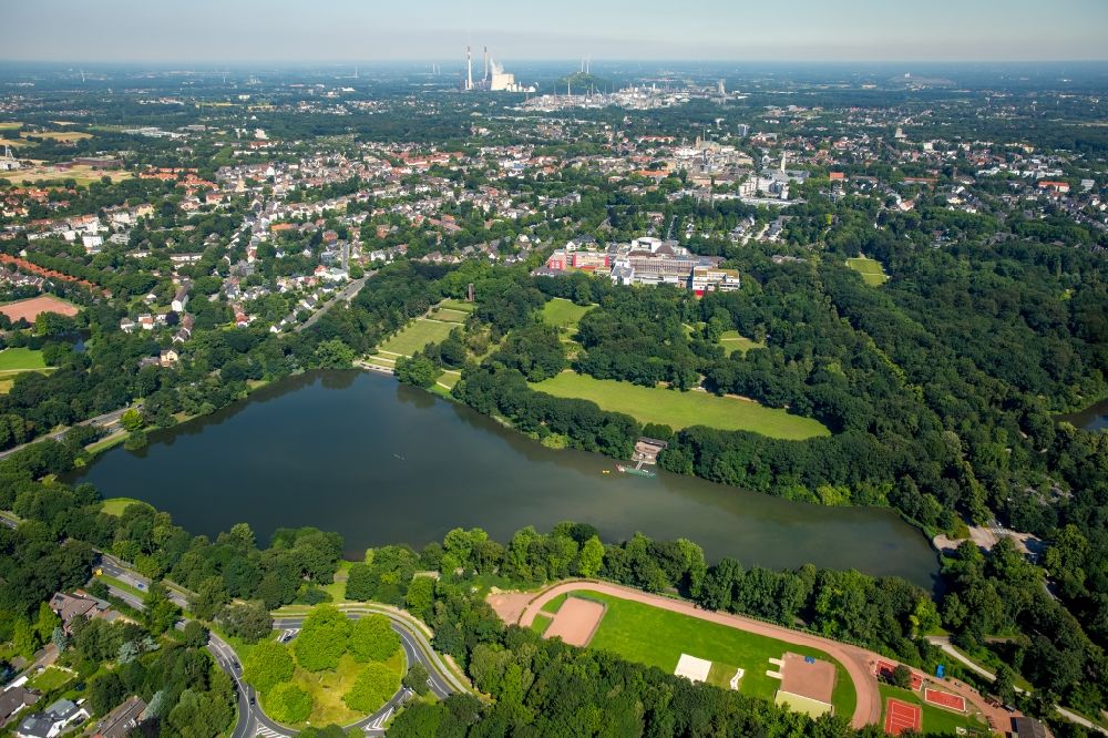 Luftbild Gelsenkirchen - Uferbereiche am Berger See in Gelsenkirchen im Bundesland Nordrhein-Westfalen