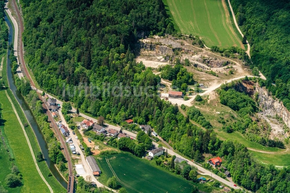 Luftaufnahme Langenbrunn - Uferbereiche am Donau Flußverlauf in Langenbrunn im Bundesland Baden-Württemberg, Deutschland
