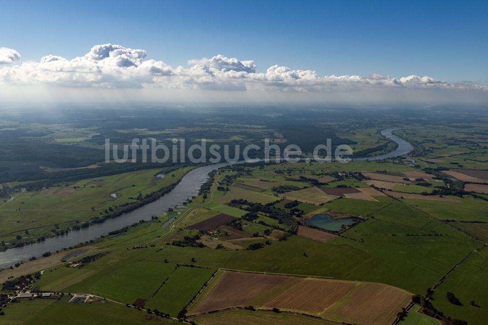 Amt Neuhaus aus der Vogelperspektive: Uferbereiche am Elbe - Flußverlauf in Amt Neuhaus im Bundesland Niedersachsen, Deutschland
