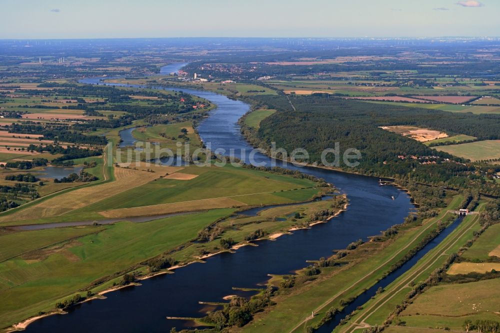 Luftbild Bleckede - Uferbereiche am Elbe Flußverlauf in Bleckede im Bundesland Niedersachsen, Deutschland