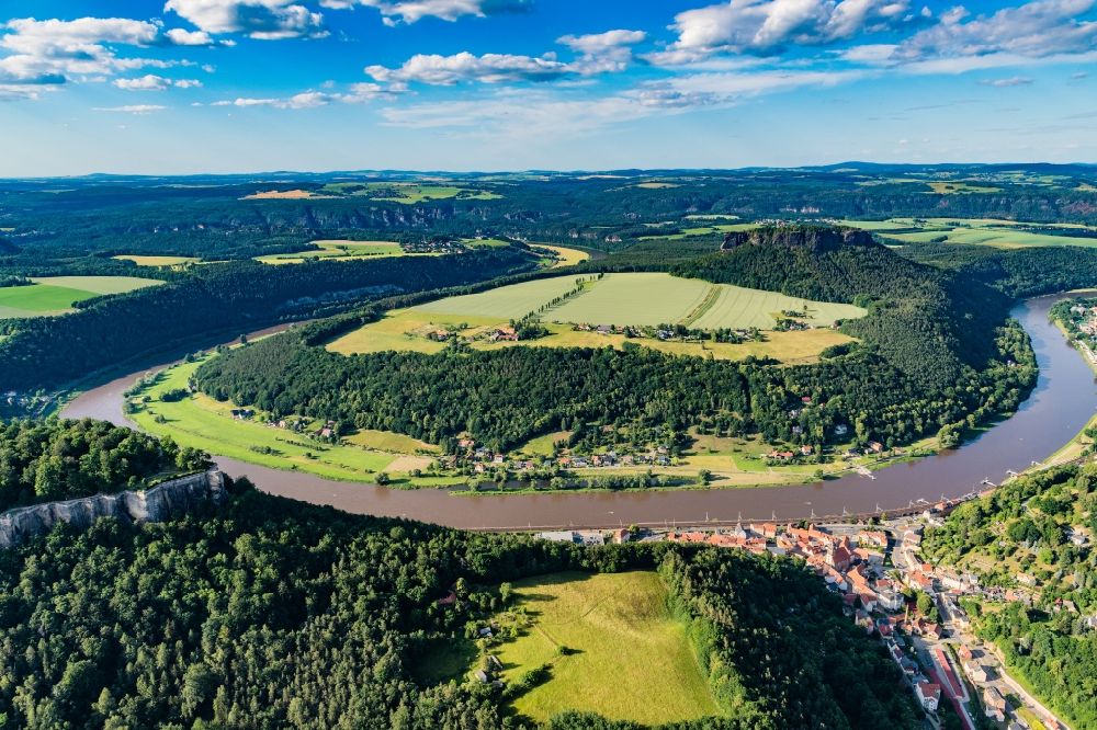 Luftbild Königstein - Uferbereiche am Elbe - Flußverlauf in Königstein im Bundesland Sachsen, Deutschland