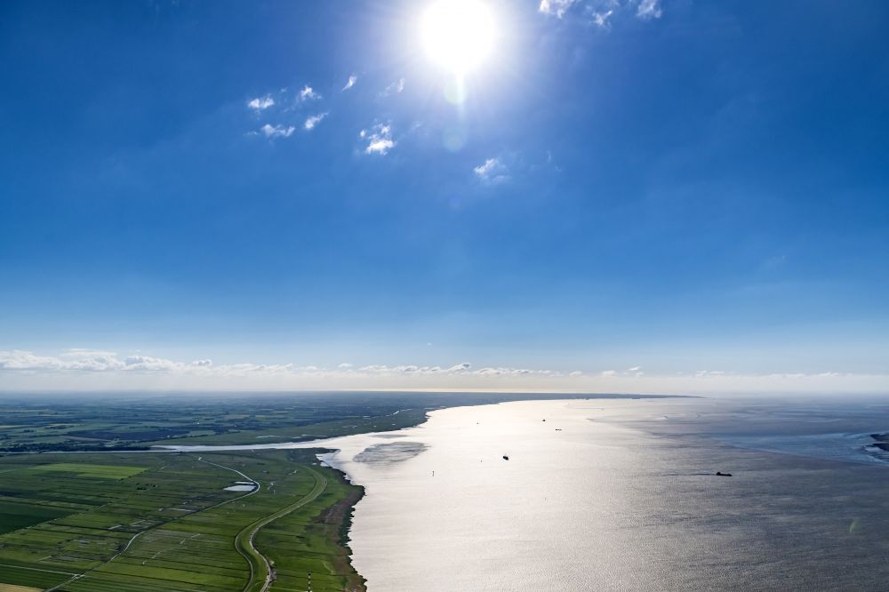 Luftbild Balje - Uferbereiche entlang der Fluß- Mündung der Oste in die Elbe in Balje im Bundesland Niedersachsen, Deutschland