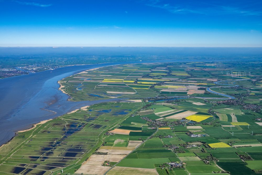 Luftbild Balje - Uferbereiche entlang der Fluß- Mündung der Oste in die Elbe in Balje im Bundesland Niedersachsen, Deutschland
