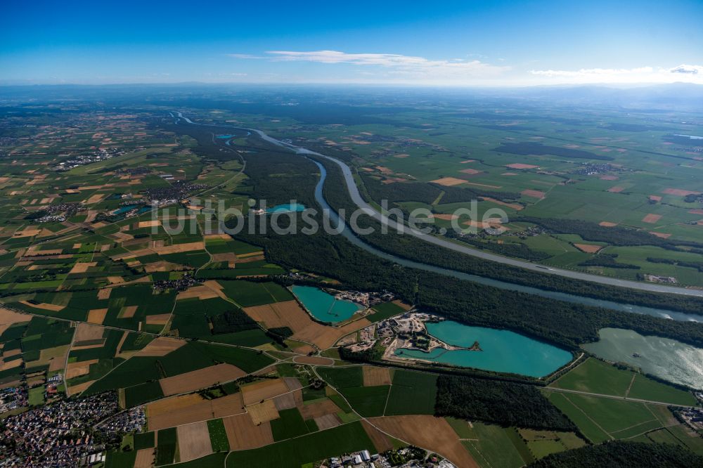 Luftbild Hartheim am Rhein - Uferbereiche am Fluss des Rhein und parallel verlaufenden Rheinseitenkanal in Hartheim am Rhein im Bundesland Baden-Württemberg, Deutschland