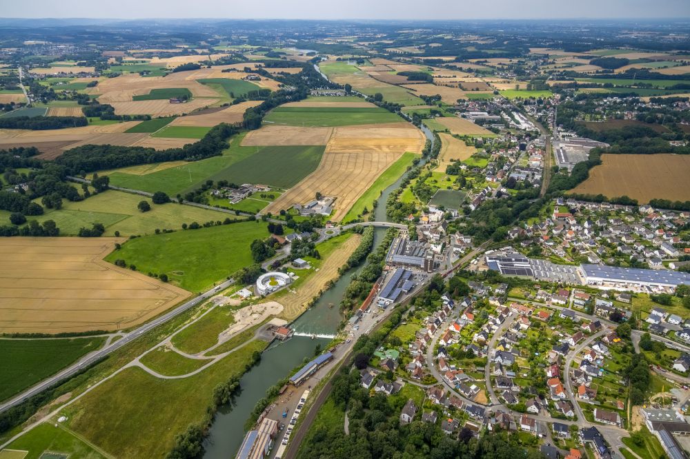 Langschede aus der Vogelperspektive: Uferbereiche am Fluss Ruhr in Langschede im Bundesland Nordrhein-Westfalen, Deutschland