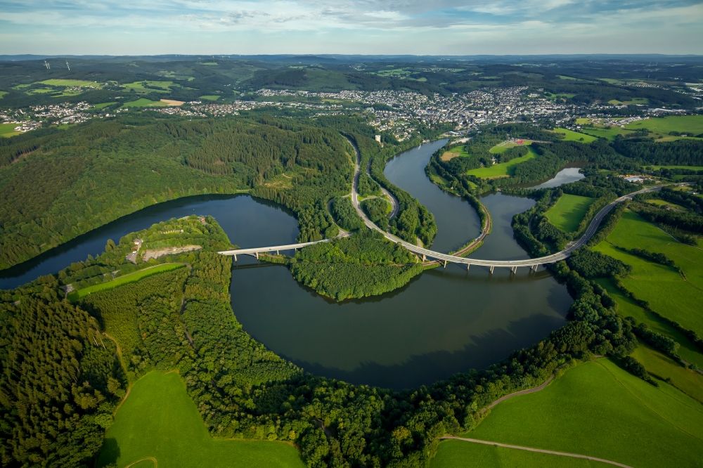 Luftaufnahme Olpe - Uferbereiche am Flußverlauf der Bigge in Olpe im Bundesland Nordrhein-Westfalen