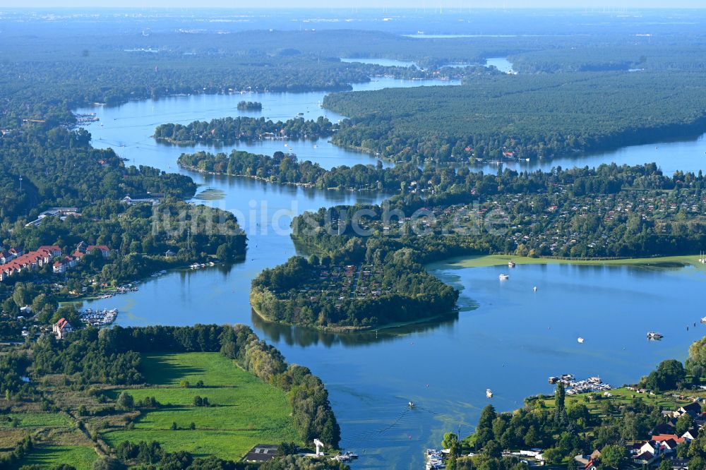 Luftbild Zeuthen - Uferbereiche am Flussverlauf der Dahme in Zeuthen im Bundesland Brandenburg, Deutschland