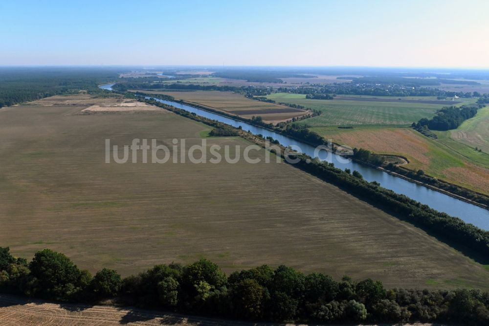 Luftaufnahme Bergzow - Uferbereiche am Flußverlauf des Elbe-Havel-Kanal in Bergzow im Bundesland Sachsen-Anhalt, Deutschland