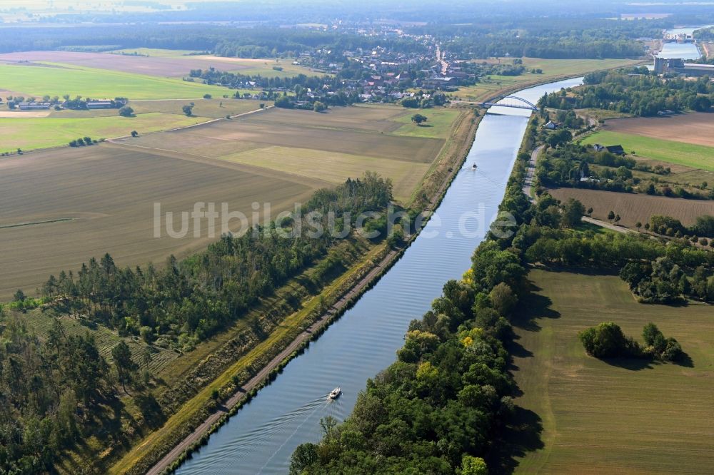 Luftaufnahme Elbe-Parey - Uferbereiche am Flußverlauf des Elbe-Havel-Kanal in Elbe-Parey im Bundesland Sachsen-Anhalt, Deutschland